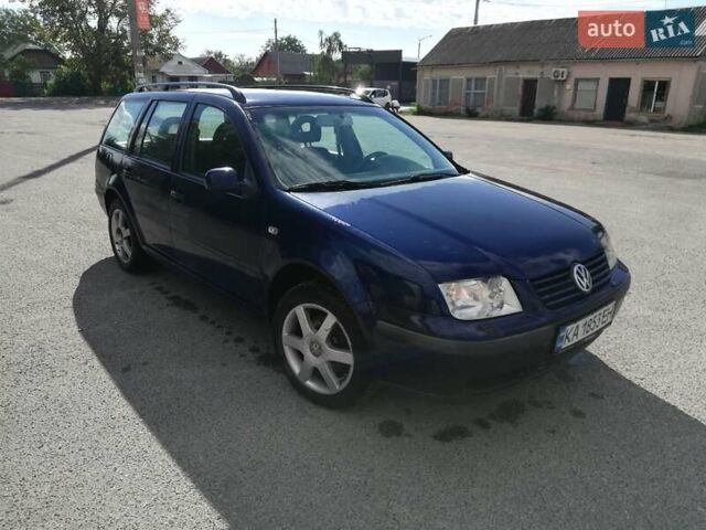 Синій Фольксваген Бора, об'ємом двигуна 1.9 л та пробігом 315 тис. км за 3200 $, фото 1 на Automoto.ua