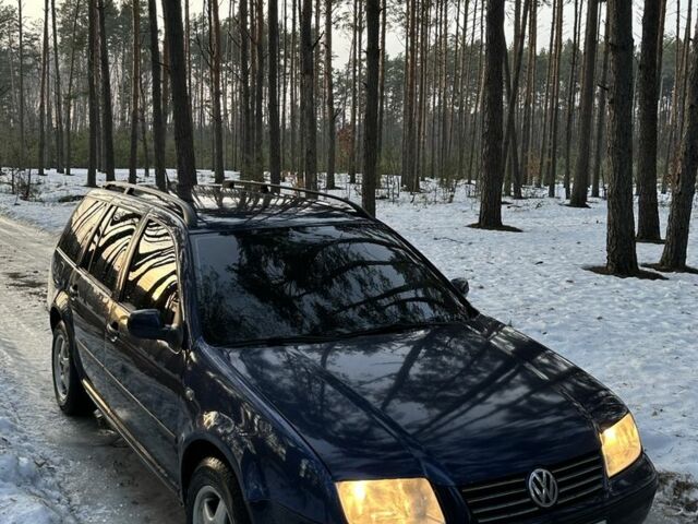 Синій Фольксваген Бора, об'ємом двигуна 1.9 л та пробігом 400 тис. км за 1950 $, фото 1 на Automoto.ua