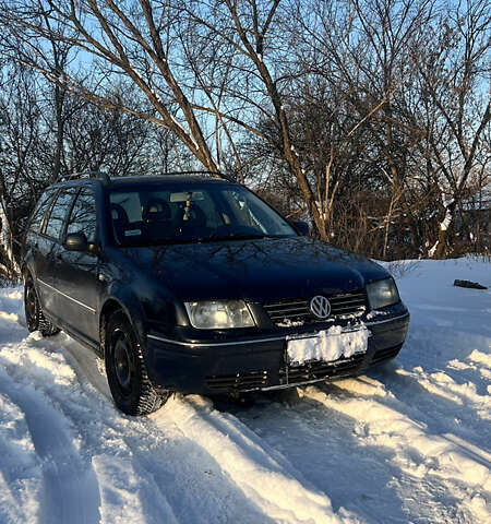 Синий Фольксваген Бора, объемом двигателя 1.9 л и пробегом 430 тыс. км за 2700 $, фото 1 на Automoto.ua