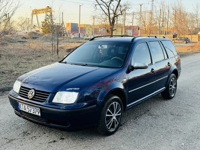 Синий Фольксваген Бора, объемом двигателя 0 л и пробегом 200 тыс. км за 2499 $, фото 1 на Automoto.ua