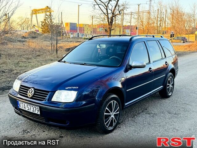 Синий Фольксваген Бора, объемом двигателя 1.9 л и пробегом 200 тыс. км за 2499 $, фото 1 на Automoto.ua