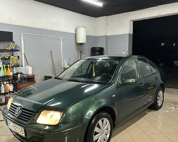 Зеленый Фольксваген Бора, объемом двигателя 1.6 л и пробегом 340 тыс. км за 2650 $, фото 1 на Automoto.ua