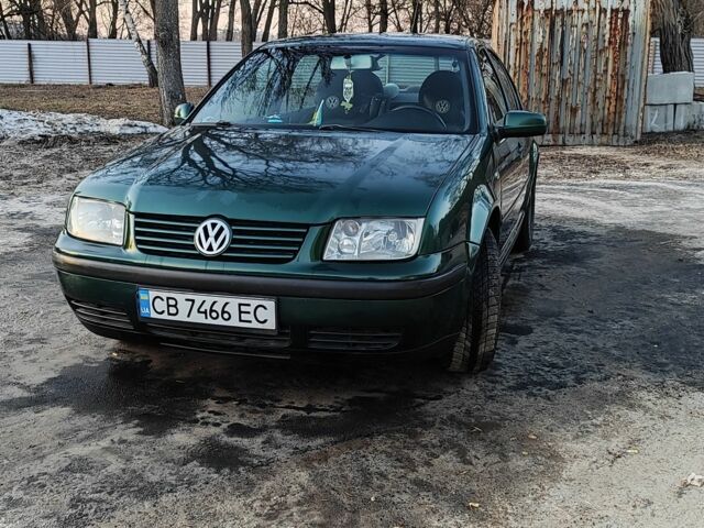 Зеленый Фольксваген Бора, объемом двигателя 1.6 л и пробегом 230 тыс. км за 4000 $, фото 1 на Automoto.ua