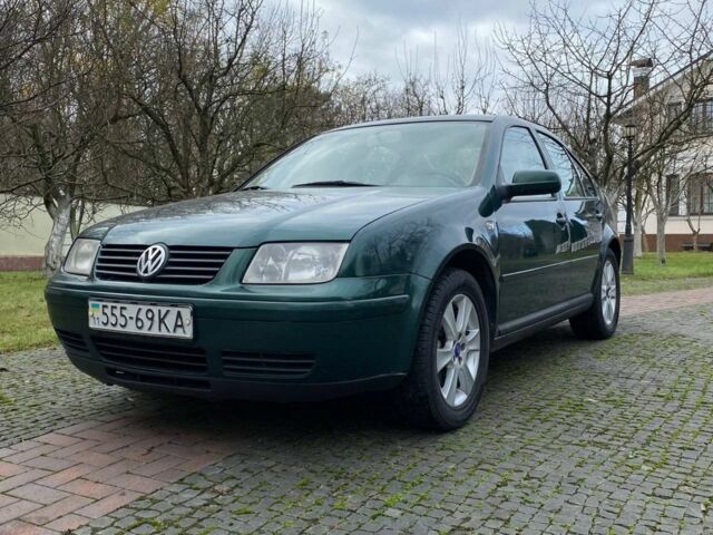 Зеленый Фольксваген Бора, объемом двигателя 1.6 л и пробегом 300 тыс. км за 3500 $, фото 1 на Automoto.ua