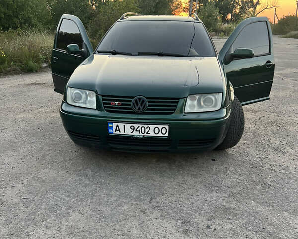 Зеленый Фольксваген Бора, объемом двигателя 1.9 л и пробегом 351 тыс. км за 4500 $, фото 1 на Automoto.ua