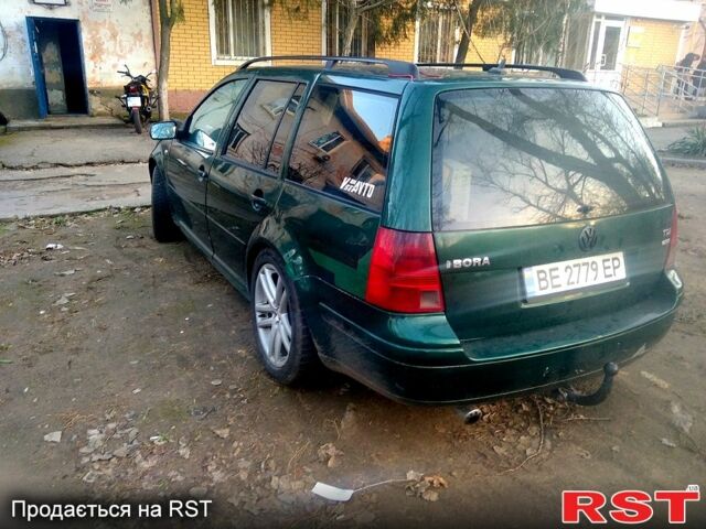 Зеленый Фольксваген Бора, объемом двигателя 1.9 л и пробегом 390 тыс. км за 2860 $, фото 1 на Automoto.ua