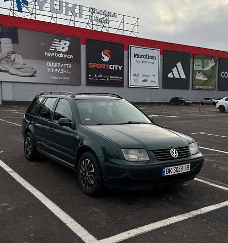 Зелений Фольксваген Бора, об'ємом двигуна 1.98 л та пробігом 219 тис. км за 3600 $, фото 1 на Automoto.ua