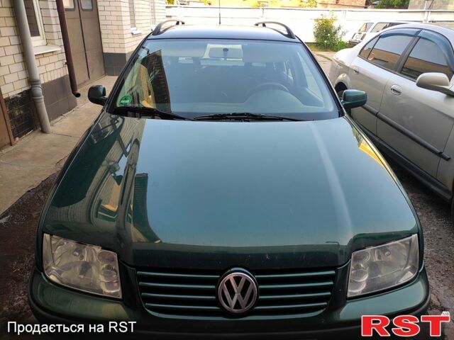 Зелений Фольксваген Бора, об'ємом двигуна 1.6 л та пробігом 360 тис. км за 5000 $, фото 1 на Automoto.ua