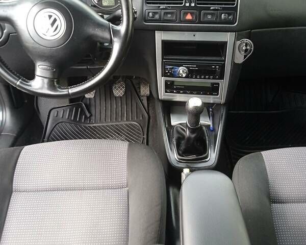 Зеленый Фольксваген Бора, объемом двигателя 2 л и пробегом 247 тыс. км за 4400 $, фото 1 на Automoto.ua