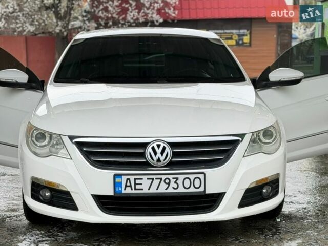 Белый Фольксваген CC / Passat CC, объемом двигателя 1.98 л и пробегом 251 тыс. км за 8150 $, фото 1 на Automoto.ua