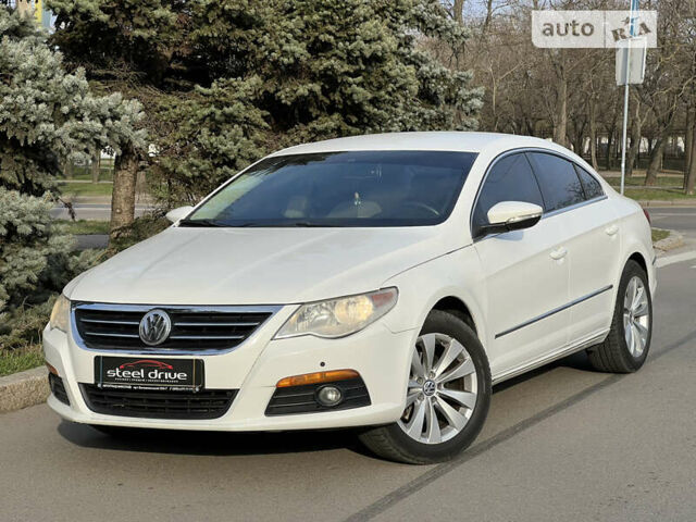 Белый Фольксваген CC / Passat CC, объемом двигателя 1.98 л и пробегом 278 тыс. км за 9200 $, фото 1 на Automoto.ua