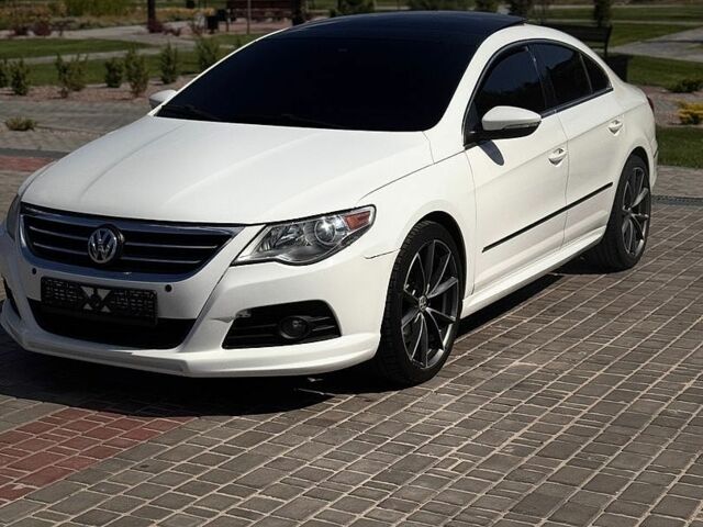 Белый Фольксваген CC / Passat CC, объемом двигателя 1.98 л и пробегом 250 тыс. км за 8000 $, фото 1 на Automoto.ua