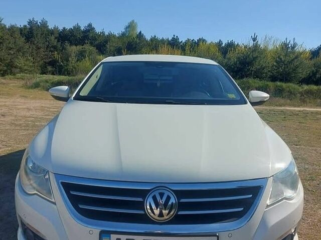 Белый Фольксваген CC / Passat CC, объемом двигателя 1.97 л и пробегом 228 тыс. км за 9200 $, фото 1 на Automoto.ua