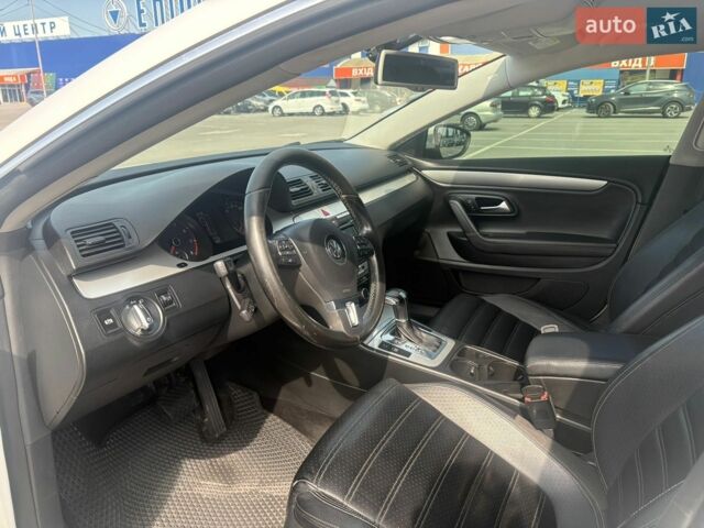 Білий Фольксваген CC / Passat CC, об'ємом двигуна 1.98 л та пробігом 295 тис. км за 8000 $, фото 1 на Automoto.ua