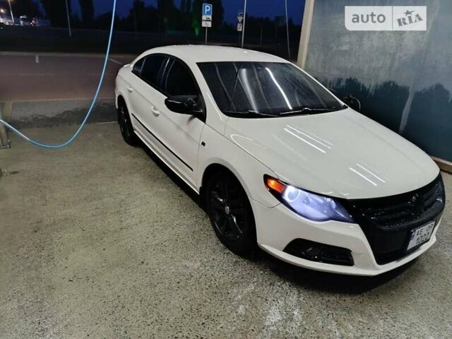 Белый Фольксваген CC / Passat CC, объемом двигателя 2 л и пробегом 280 тыс. км за 11700 $, фото 1 на Automoto.ua