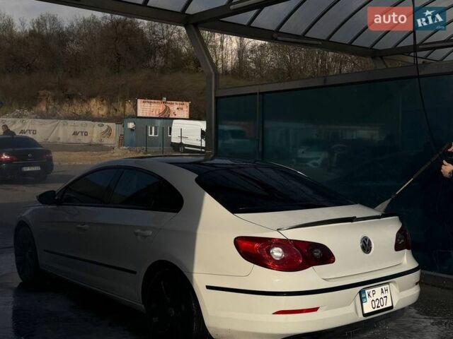 Белый Фольксваген CC / Passat CC, объемом двигателя 1.98 л и пробегом 206 тыс. км за 8500 $, фото 1 на Automoto.ua