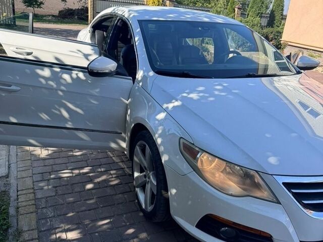 Белый Фольксваген CC / Passat CC, объемом двигателя 1.98 л и пробегом 193 тыс. км за 8500 $, фото 1 на Automoto.ua