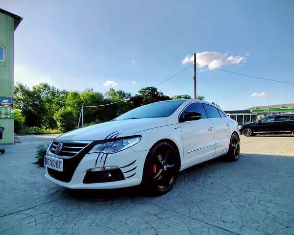 Белый Фольксваген CC / Passat CC, объемом двигателя 1.98 л и пробегом 301 тыс. км за 11000 $, фото 1 на Automoto.ua