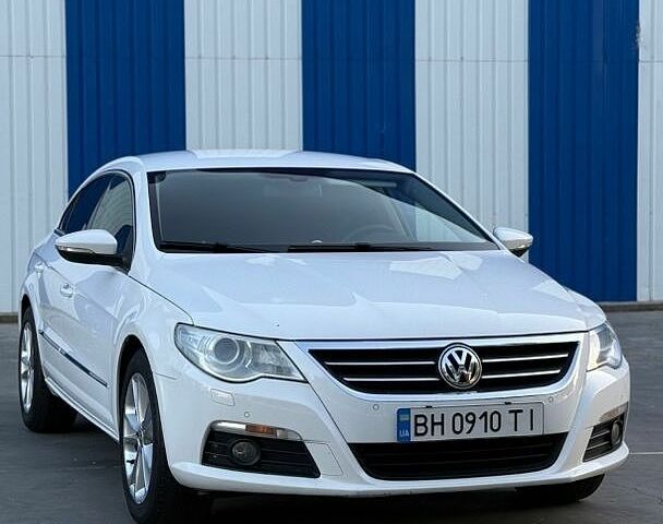 Белый Фольксваген CC / Passat CC, объемом двигателя 1.8 л и пробегом 139 тыс. км за 8300 $, фото 1 на Automoto.ua