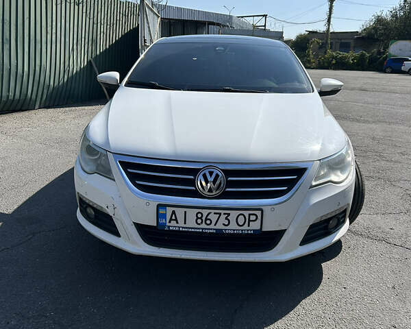 Белый Фольксваген CC / Passat CC, объемом двигателя 1.97 л и пробегом 307 тыс. км за 12000 $, фото 1 на Automoto.ua