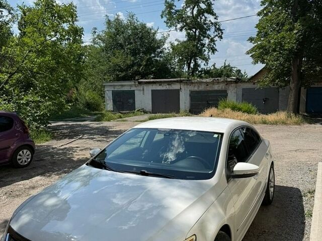 Білий Фольксваген CC / Passat CC, об'ємом двигуна 1.98 л та пробігом 300 тис. км за 6500 $, фото 1 на Automoto.ua