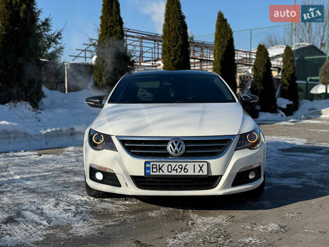 Белый Фольксваген CC / Passat CC, объемом двигателя 1.97 л и пробегом 314 тыс. км за 10999 $, фото 1 на Automoto.ua