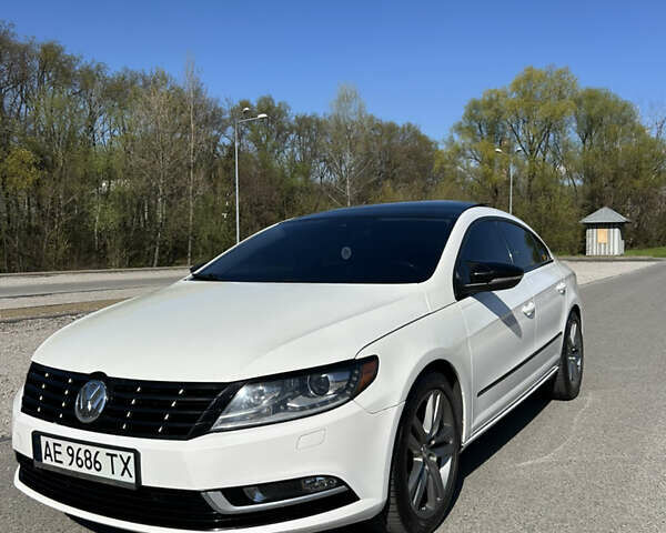 Белый Фольксваген CC / Passat CC, объемом двигателя 2 л и пробегом 153 тыс. км за 11700 $, фото 1 на Automoto.ua