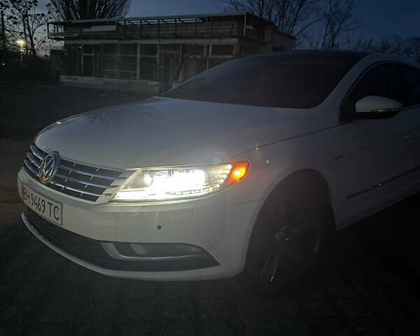 Белый Фольксваген CC / Passat CC, объемом двигателя 1.98 л и пробегом 190 тыс. км за 10300 $, фото 1 на Automoto.ua