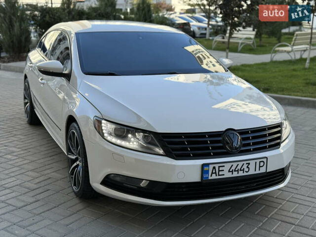 Белый Фольксваген CC / Passat CC, объемом двигателя 2 л и пробегом 180 тыс. км за 9500 $, фото 1 на Automoto.ua