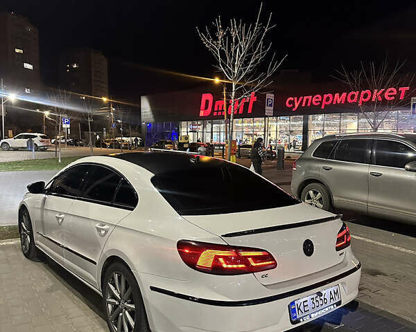 Белый Фольксваген CC / Passat CC, объемом двигателя 1.98 л и пробегом 215 тыс. км за 9500 $, фото 1 на Automoto.ua