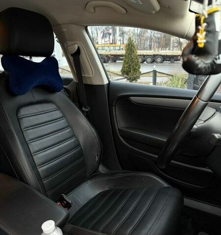 Белый Фольксваген CC / Passat CC, объемом двигателя 2 л и пробегом 167 тыс. км за 12500 $, фото 1 на Automoto.ua