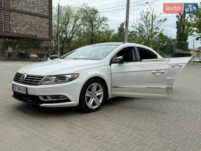 Белый Фольксваген CC / Passat CC, объемом двигателя 2 л и пробегом 157 тыс. км за 10000 $, фото 1 на Automoto.ua