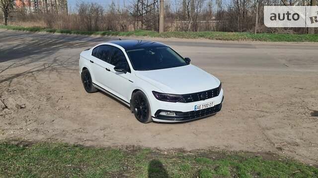 Білий Фольксваген CC / Passat CC, об'ємом двигуна 2 л та пробігом 190 тис. км за 22600 $, фото 1 на Automoto.ua