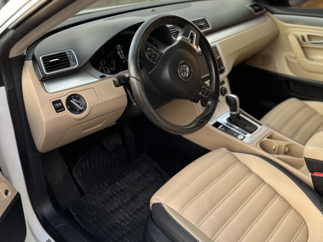Белый Фольксваген CC / Passat CC, объемом двигателя 2 л и пробегом 214 тыс. км за 11300 $, фото 1 на Automoto.ua