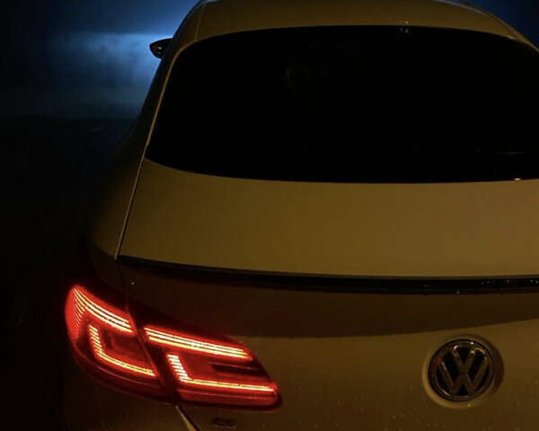 Белый Фольксваген CC / Passat CC, объемом двигателя 2 л и пробегом 219 тыс. км за 11000 $, фото 1 на Automoto.ua