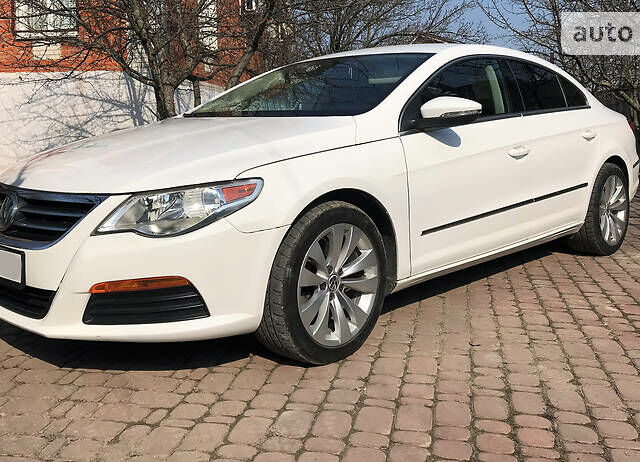 Білий Фольксваген CC / Passat CC, об'ємом двигуна 2 л та пробігом 110 тис. км за 12400 $, фото 1 на Automoto.ua