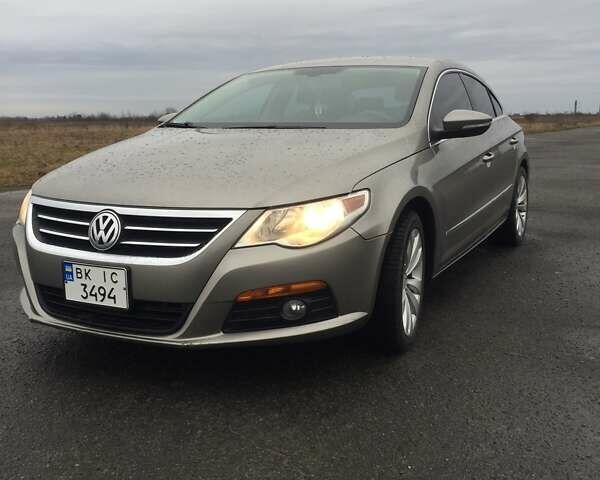 Серый Фольксваген CC / Passat CC, объемом двигателя 1.98 л и пробегом 244 тыс. км за 7500 $, фото 1 на Automoto.ua
