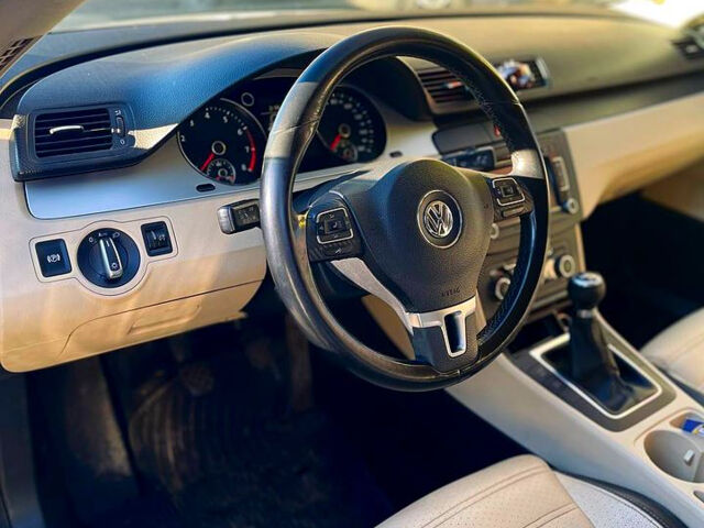 Серый Фольксваген CC, объемом двигателя 2 л и пробегом 240 тыс. км за 8500 $, фото 1 на Automoto.ua