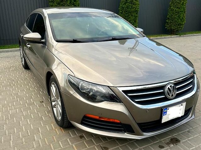 Серый Фольксваген CC, объемом двигателя 2 л и пробегом 237 тыс. км за 8500 $, фото 1 на Automoto.ua