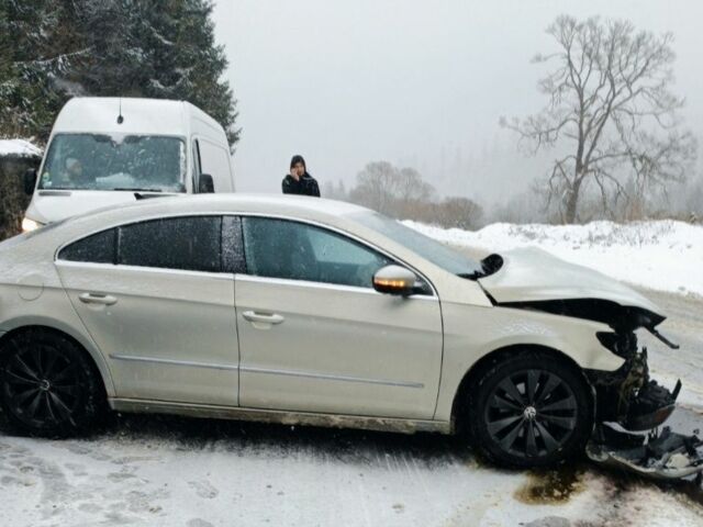 Сірий Фольксваген CC / Passat CC, об'ємом двигуна 2 л та пробігом 220 тис. км за 3500 $, фото 1 на Automoto.ua