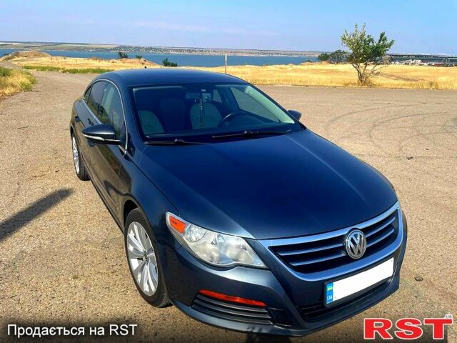 Синий Фольксваген CC, объемом двигателя 2 л и пробегом 322 тыс. км за 9000 $, фото 1 на Automoto.ua