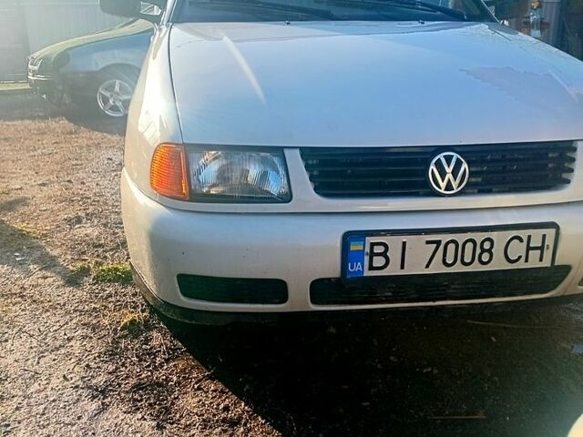 Білий Фольксваген Кадді, об'ємом двигуна 1.6 л та пробігом 250 тис. км за 1300 $, фото 1 на Automoto.ua