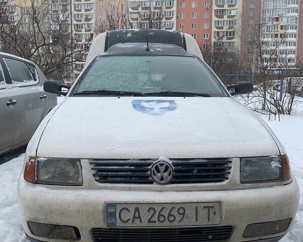 Белый Фольксваген Кадди, объемом двигателя 1.9 л и пробегом 155 тыс. км за 2200 $, фото 1 на Automoto.ua