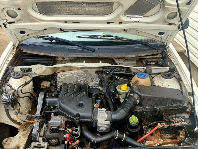 Белый Фольксваген Кадди, объемом двигателя 1.9 л и пробегом 0 тыс. км за 1650 $, фото 1 на Automoto.ua