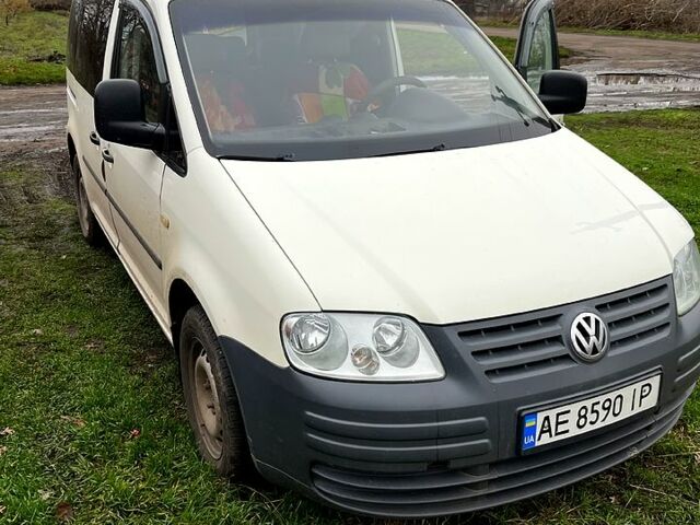 Белый Фольксваген Кадди, объемом двигателя 2 л и пробегом 315 тыс. км за 3500 $, фото 1 на Automoto.ua