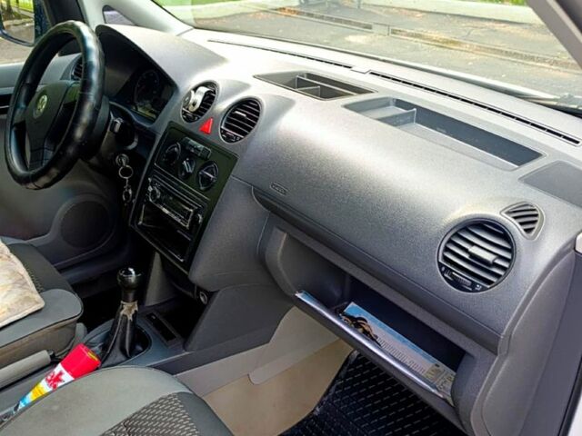 Белый Фольксваген Кадди, объемом двигателя 1.9 л и пробегом 340 тыс. км за 4650 $, фото 1 на Automoto.ua