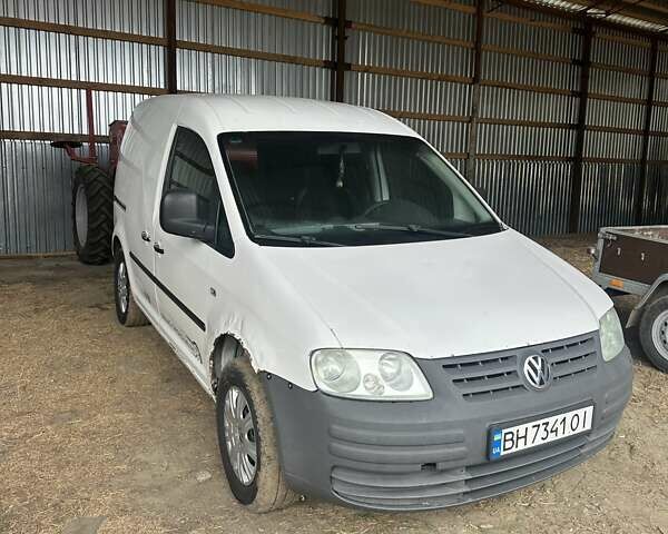 Белый Фольксваген Кадди, объемом двигателя 2 л и пробегом 400 тыс. км за 3600 $, фото 1 на Automoto.ua
