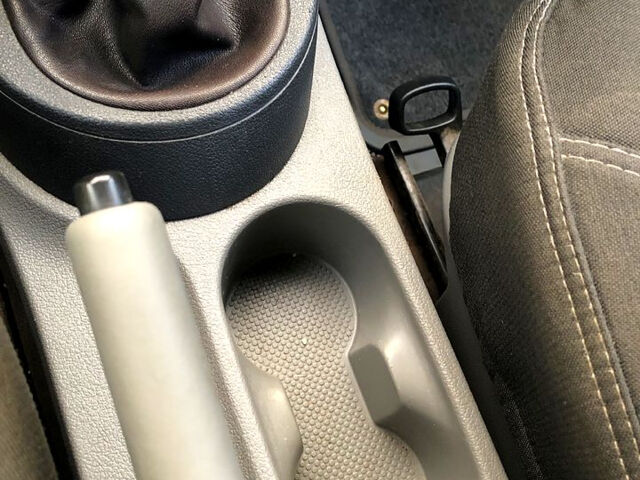 Белый Фольксваген Кадди, объемом двигателя 2 л и пробегом 358 тыс. км за 4900 $, фото 1 на Automoto.ua