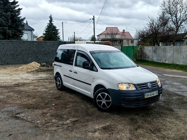 Белый Фольксваген Кадди, объемом двигателя 2 л и пробегом 327 тыс. км за 5500 $, фото 1 на Automoto.ua