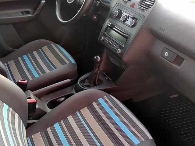 Білий Фольксваген Кадді, об'ємом двигуна 1.2 л та пробігом 280 тис. км за 7000 $, фото 1 на Automoto.ua